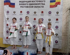 Брюховецкие каратисты показали отличные результаты