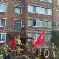 «Поем двором»