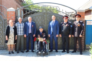 Парад у дома ветерана