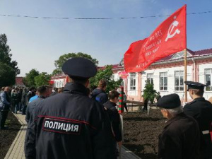 Полицейские обеспечили охрану общественного порядка на торжественном открытии памятной доски у памятника Советскому Солдату 