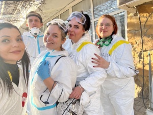 Помогают птицам выжить