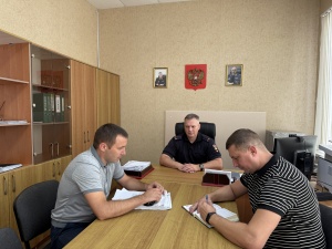  В Брюховецком районе сотрудники полиции и общественники провели «круглый стол» по вопросам противодействия экстремизму и терроризму
