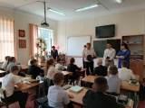 Заместитель главы П.Н. Резников посетил казачий класс в МБОУ СОШ № 9
