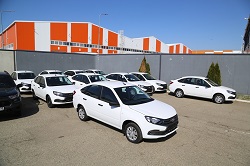 11 новых автомобилей передало Отделение СФР по Краснодарскому краю жителям Кубани, пострадавшим на производстве