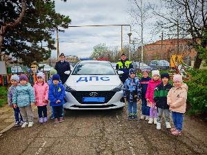 Госавтоинспекторы Брюховецкого района провели урок безопасности для дошколят