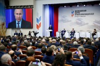 Владимир Путин поддержал инициативу о предоставлении земли фермерам без торгов в аренду