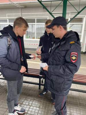 Полицейские Брюховецкого района провели акцию "Стоп, мошенник"