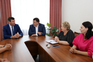 Александр Поголов встретился с руководителями ТОС в станице Новоджерелиевской 