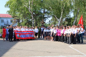 Торжественная линейка 1 сентября – праздничное и значимое мероприятие для всех школьников и преподавателей