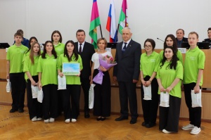 Волонтеры района удостоены краевой награды