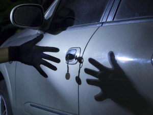 Угон по-домашнему: подросток взял без спроса машину отчима и не справился с управлением