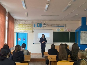 Сотрудники полиции провели беседу по правовой грамотности с учениками 