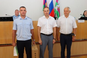 Полицейские приняли участие в очередной сессии районного Совета депутатов 