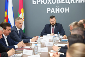 Вице-губернатор Кубани Александр Агибалов с рабочим визитом побывал в Брюховецком районе