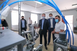 На Кубани разработали первую в России производственную линию по изготовлению медицинских масок