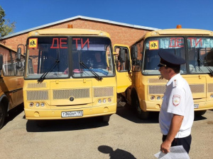 В Брюховецком районе провели проверку технического состояния школьных автобусов