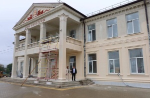 Глава района потребовал ускорить ремонт Дома культуры в Батуринской