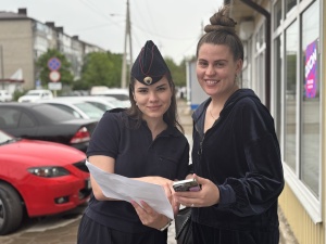 Брюховецкие полицейские провели акцию «Госуслуги - это просто!»