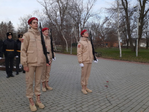 В Брюховецком районе молодежь участвует в несении Почетной Вахты Памяти