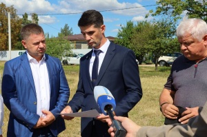 Брюховецкий район с рабочим визитом посетил министр физической культуры и спорта Краснодарского края Дмитрий Новах