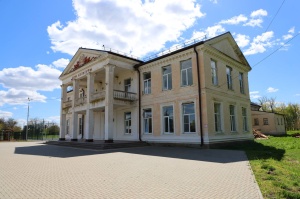 В станице Батуринской приступили к капитальному ремонту Дома культуры