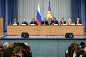 Губернатор Кубани провел встречу с активом жителей Брюховецкого района