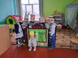 Юные брюховчане отметили Всемирный день театра