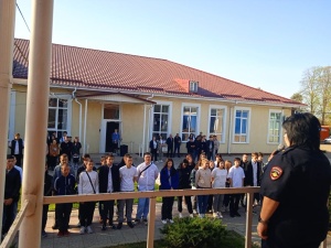 В Брюховецком районе сотрудники полиции организовали встречу со студентами в рамках операции «Твой выбор»