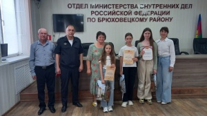 В Брюховецком районе полицейские и общественники   наградили победителей конкурса «Полицейский Дядя Степа»