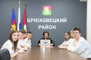 Четвёртое занятие Молодёжной школы посвятили борьбе с фейками и искусственному интеллекту