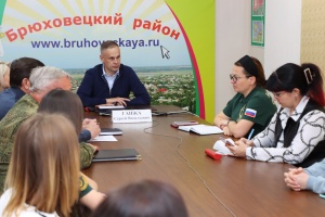 В Брюховецком районе побывала руководитель комитета семей и воинов Отечества