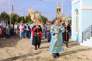 В храме Святых Апостолов Петра и Павла станицы Брюховецкой прошло праздничное богослужение
