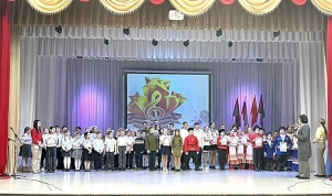 В Брюховецком районе прошел фестиваль патриотической песни «Победа деда - моя Победа»