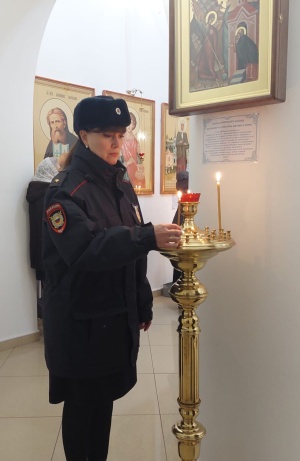 Полицейские Брюховецкого района осуществили  охрану общественного порядка в период проведения религиозного праздника Рождества Христова