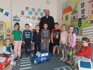 Госавтоинспекторы проводят беседы