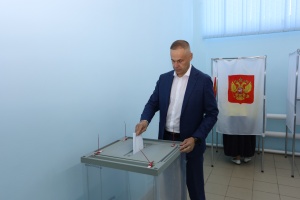 Глава Брюховецкого района проголосовал на выборах губернатора