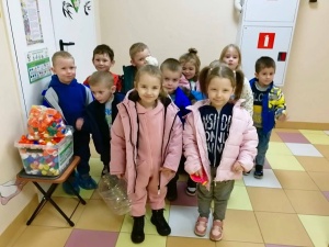 Юные брюховчане приняли участие в акции "Добрые крышечки"