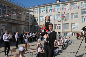 В школах Брюховецкого района прошли торжественные линейки ко Дню знаний