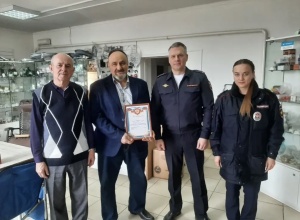 Полицейские Брюховецкого района поздравили ветеранов МВД с наступающим Днем защитника Отечества