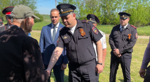 В Брюховецком районе полицейские поздравили ветеранов Великой Отечественной войны с Днём Победы 