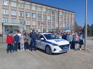 Сотрудники Госавтоинспекции провели урок безопасности в школе