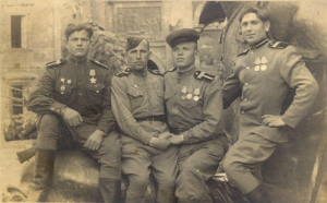 Увековечьте своих героев!